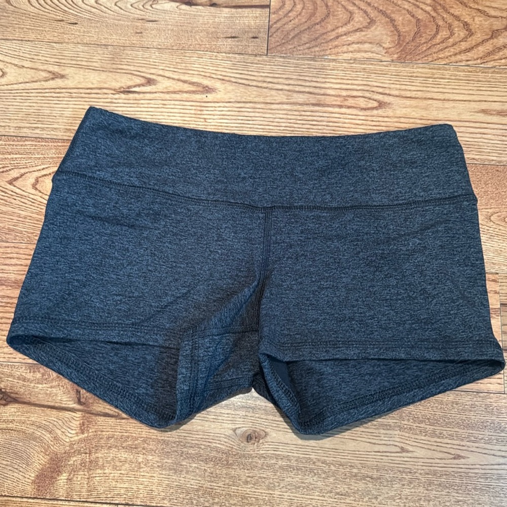 Fleo gray shorts. Size small. Barely worn.